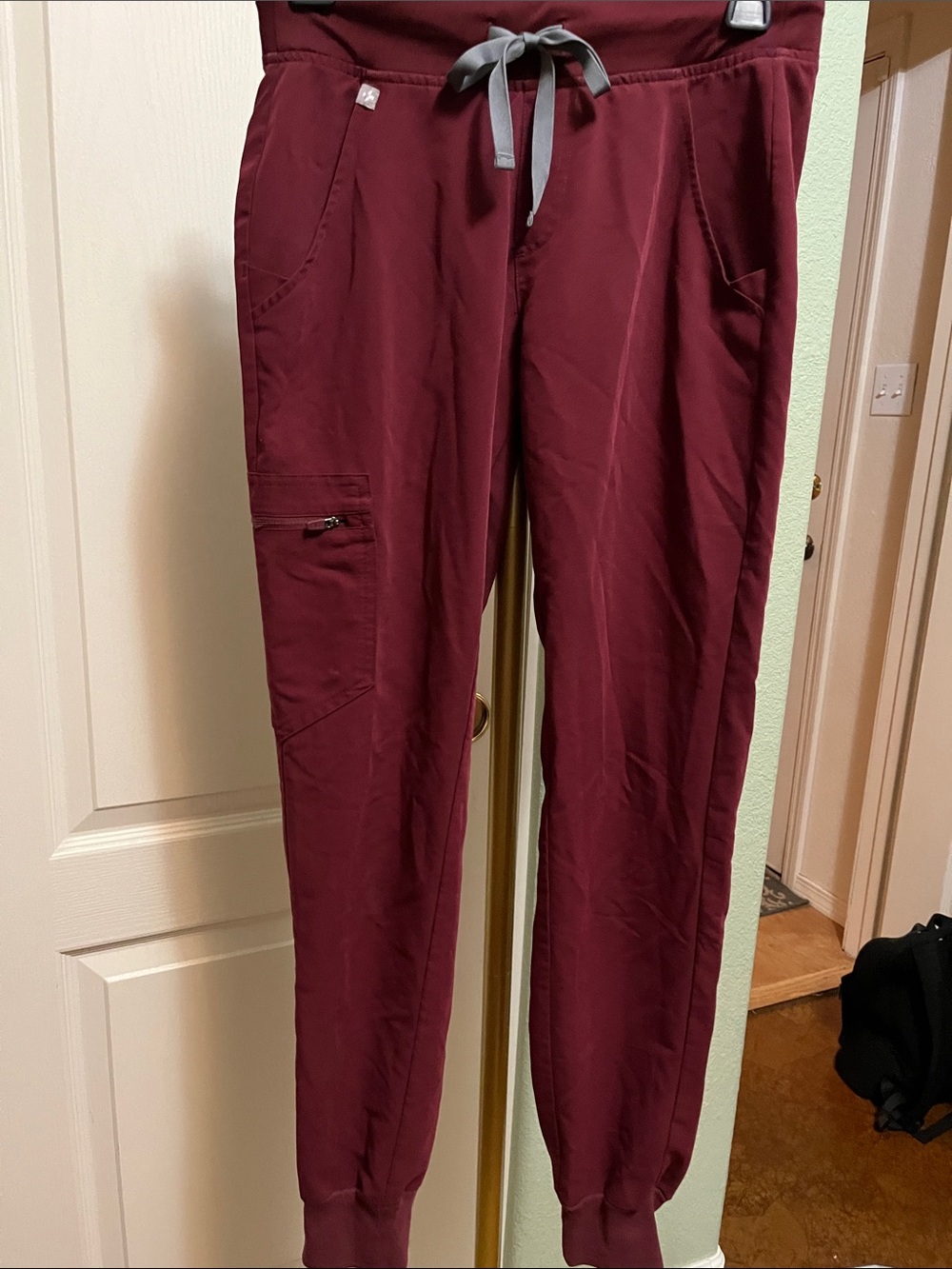 Figs Women's Burgundy Jogger Pants with Gray Drawstring Sz XS